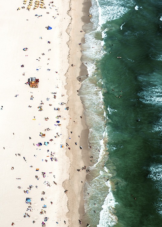 Crowded Beach Aerial Plakat / Naturmotiv hos Desenio AB (10681)