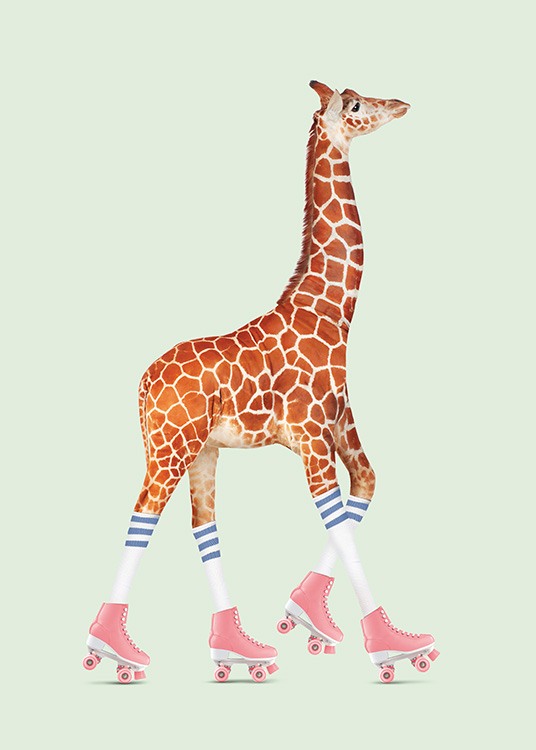 Rollerskating Giraffe Plakat / Plakater til børneværelset hos Desenio AB (11023)