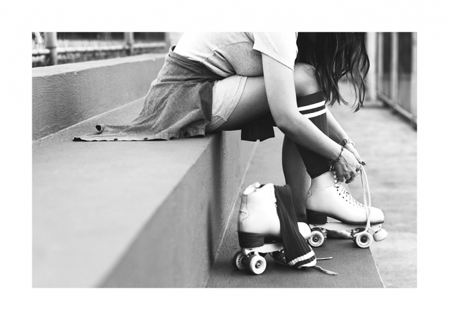 Tie the Roller Skates Plakat / Sort-hvid hos Desenio AB (12594)
