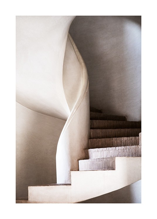  - Fotografi af hvid vindeltrappe med trin i mursten