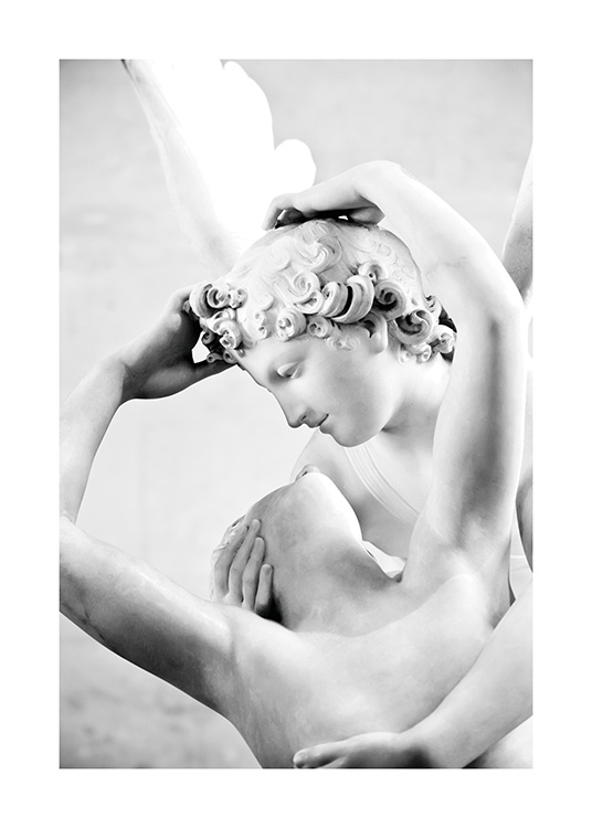  – Sort-hvidt fotografi af en statue i marmor, hvor en person ligger i en anden persons arme