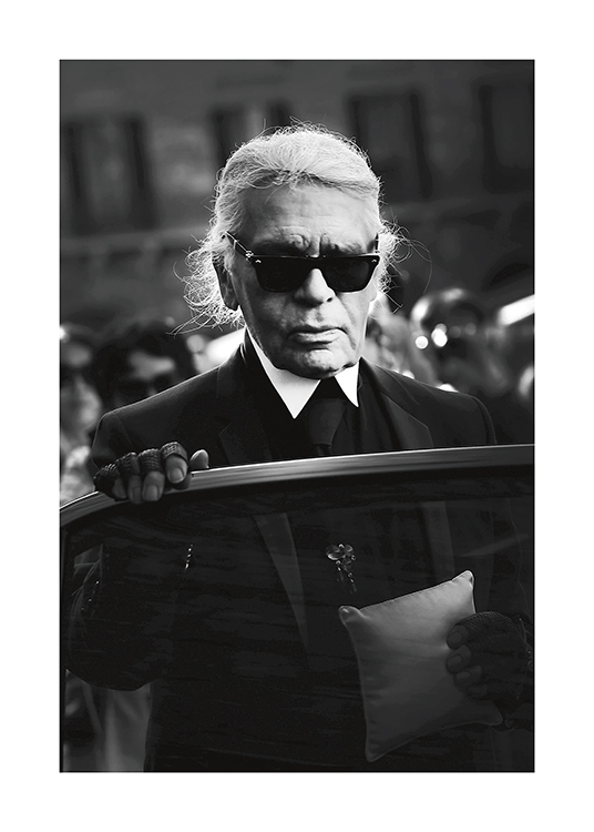  – Sort-hvidt fotografi af Karl Lagerfeld  – modedesigner