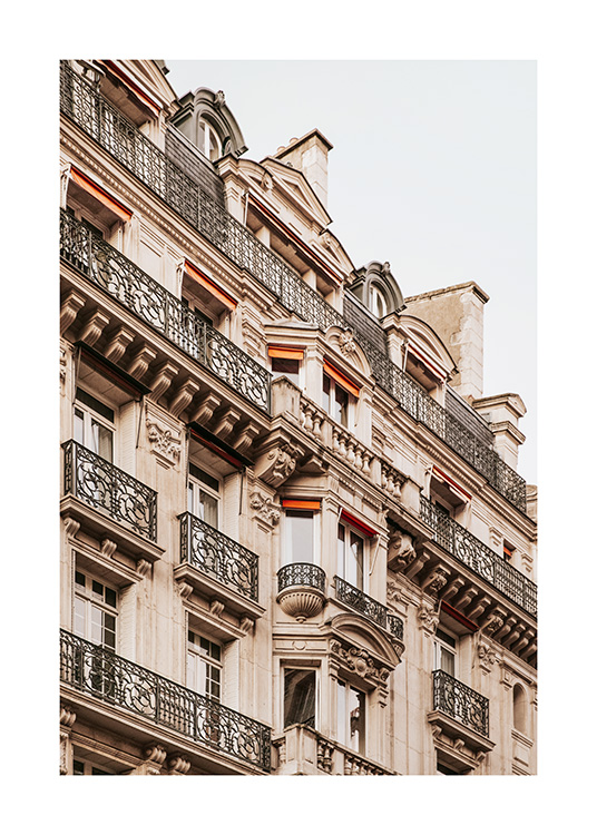 – Plakat af en bygning med balkoner