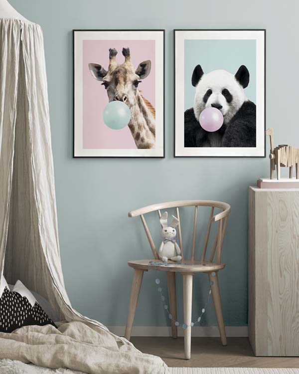 – Pink og turqouise giraf og panda fotografering