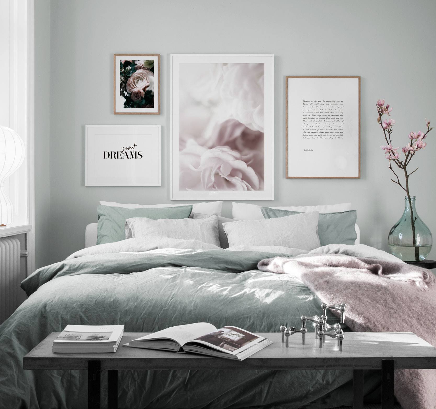 Billeder med blomstermotiver og typografi