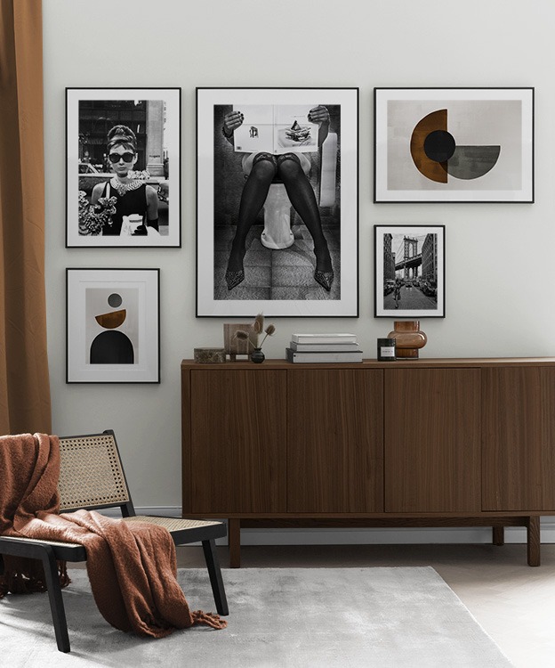 Sort-hvide fotos og grafiske illustrationer